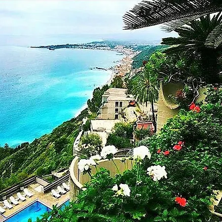 Taormina Apartment *