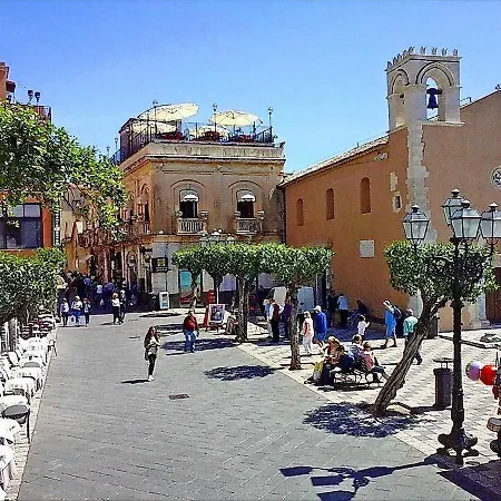 Taormina Apartment Giardini Naxos